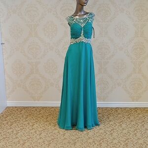 Juliet size small prom dress